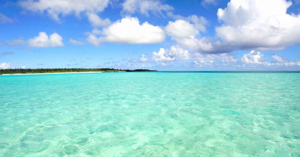 きれいな海と白い砂浜！夏を感じる日本全国の絶景ビーチ20選 - Tripa トリパ