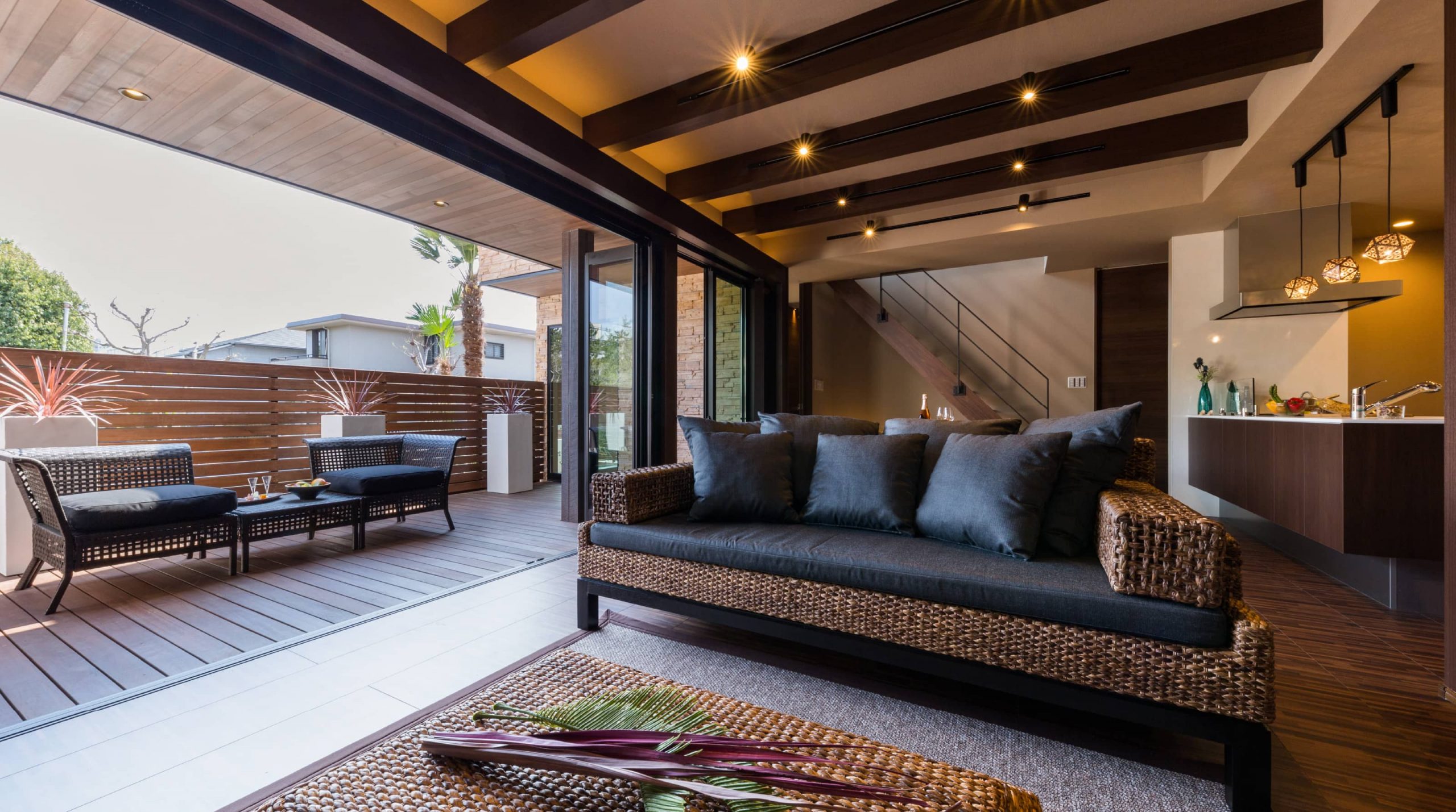 vol.25 華やかなアジアンリゾートテイストの新築外構プランセレクション外構工事のガーデンプラス