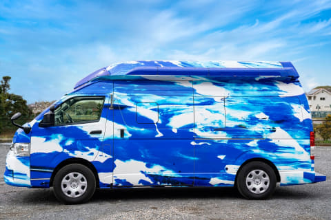 ドレスアップ仕様の救急車？ 見た目は派手だけどマジメに作られた１台だったAUTO MESSE WEB