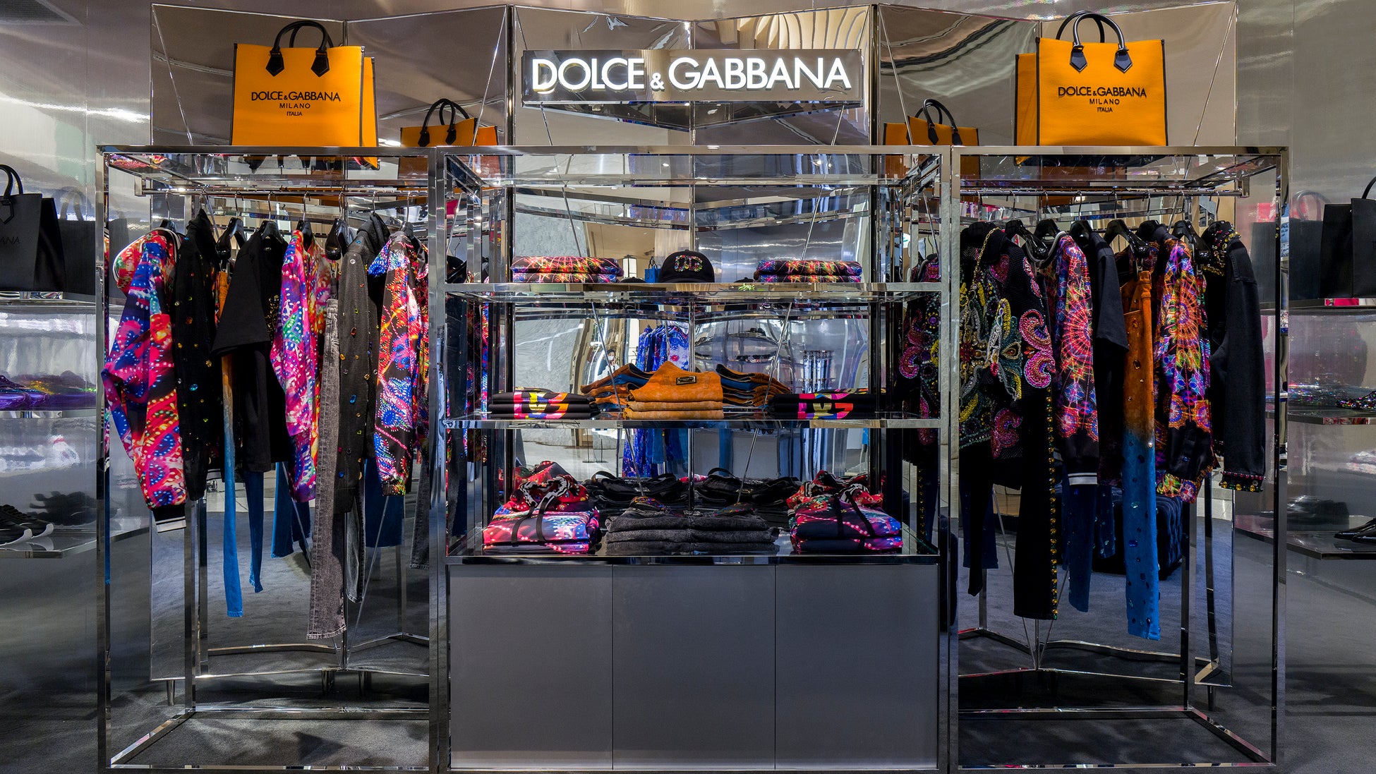 Dolce&Gabbana (ドルチェ&ガッバーナ) 伊勢丹新宿が移転、日本限定アイテムも登場