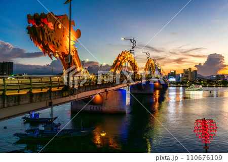 チャンティエン橋 ライトアップ & 夜市 クチコミ・アクセス・営業時間フエ