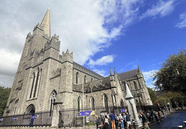 セント・パトリック大聖堂ツアー エクスプレス入場券付きSt. Patrick's
