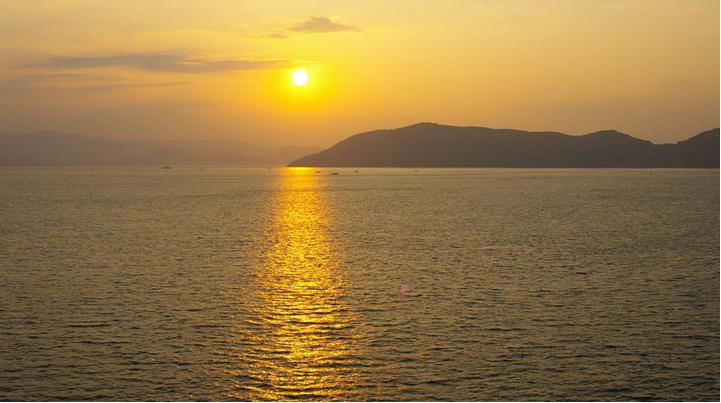 長崎の鼻 幕末の砲台跡と屋島最北端の絶景ｽﾎﾟｯﾄ 長崎鼻古墳 高松市 -