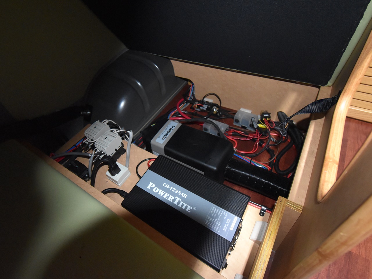 キャンピングカー FOCS Ds COMPACT株式会社ほくとう