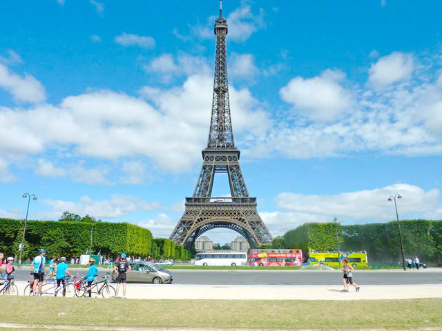 エッフェル塔 パリ地球の歩き方