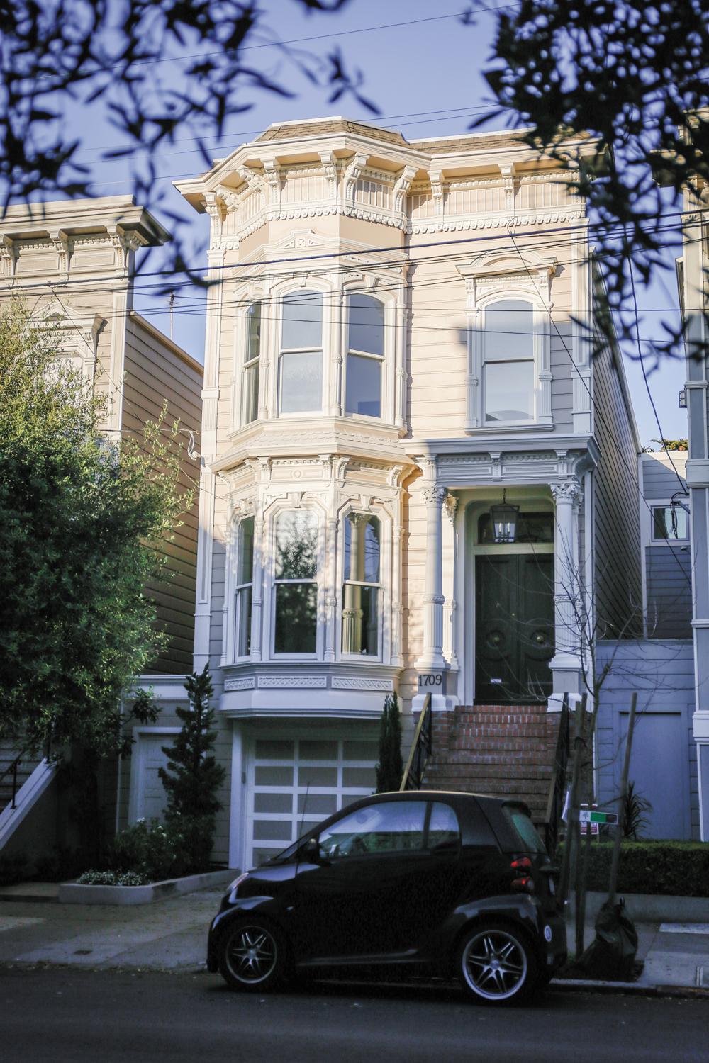 Amazon.co.jp: 海外ドラマの間取りとインテリア : 小野 まどか,