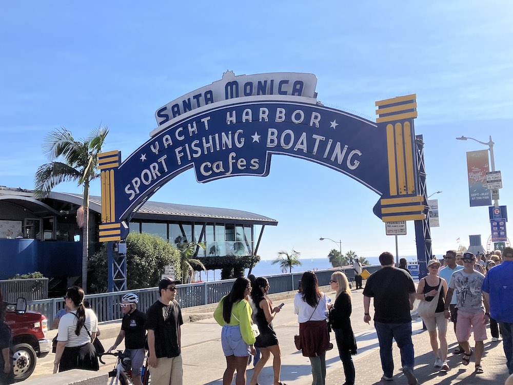 サンタモニカピア観光 LAの人気ビーチタウン サンタモニカの見どころ -