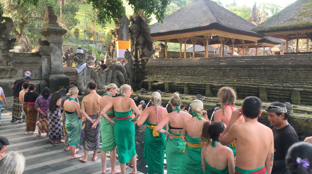 ウブド：ティルタエンプル寺院での沐浴とハイライトツアーGetYourGuide