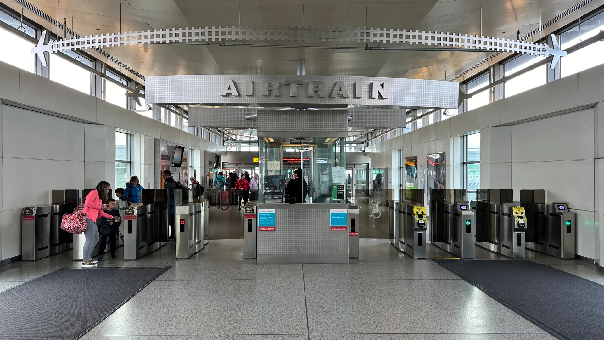 ニューヨーク旅行 ニューアーク・リバティ国際空港からニューヨークまでのアクセスけせらせら夫婦体験記