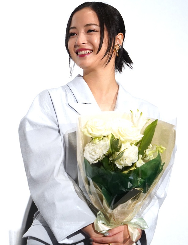 広瀬すず＆松下洸平、浴衣姿で息ぴったりの掛け合い！『遠い山なみの光』初共演にして夫婦役の感想は？ MOVIE WALKERPRESS