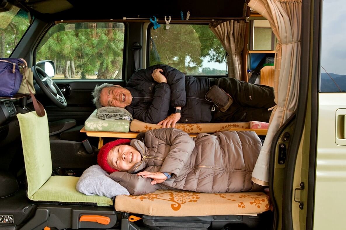 ハイエース 車中泊できる街乗り仕様車 内装カスタム