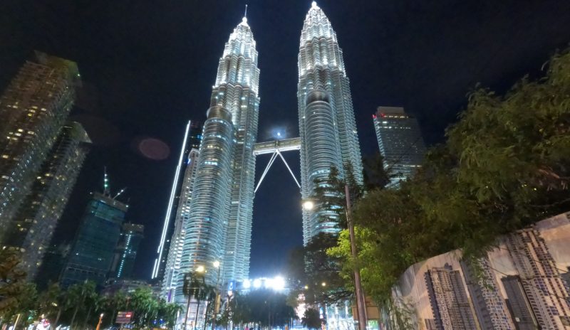 8,280件の「Petronas twin towers night」の動画素材