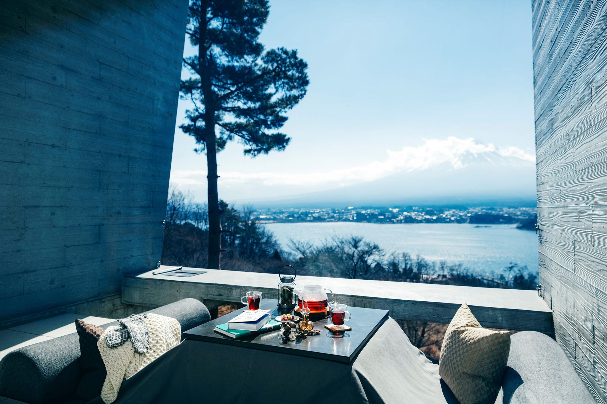 星のや軽井沢 静寂に包まれる冬山の絶景を眺め、心身をリフレッシュする「軽井沢森閑 しんかん 逗留」実施期間：2024年12月1日～2025年2月28日星野リゾートのプレスリリース