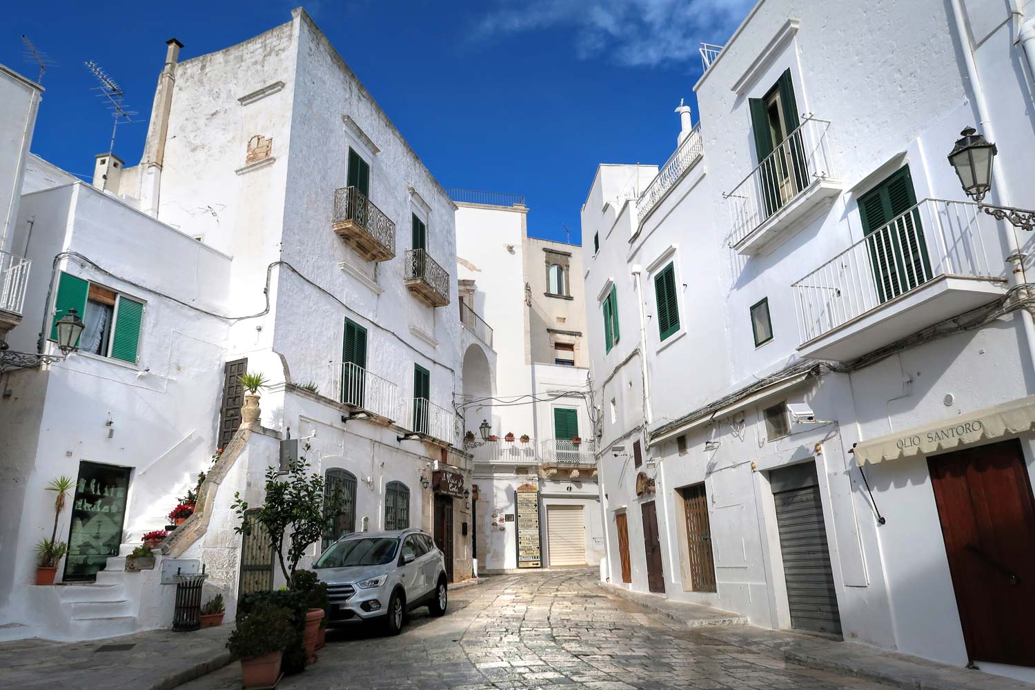 専用車で巡るイトリアの谷 1日観光 オストゥーニ ＆ロコロトンド