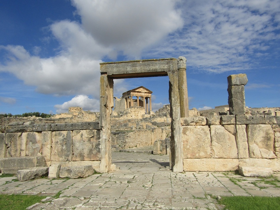 ドゥッガ遺跡 チュニジア を訪ねて～作家・秋山秀一「旅の記憶 33