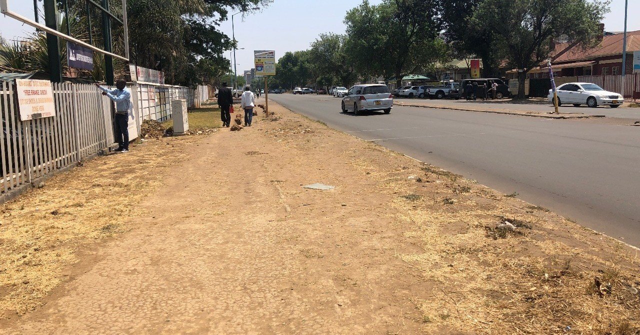舗装されていない道路 - 竹富島、島の農村集落の写真 - トリップアドバイザ