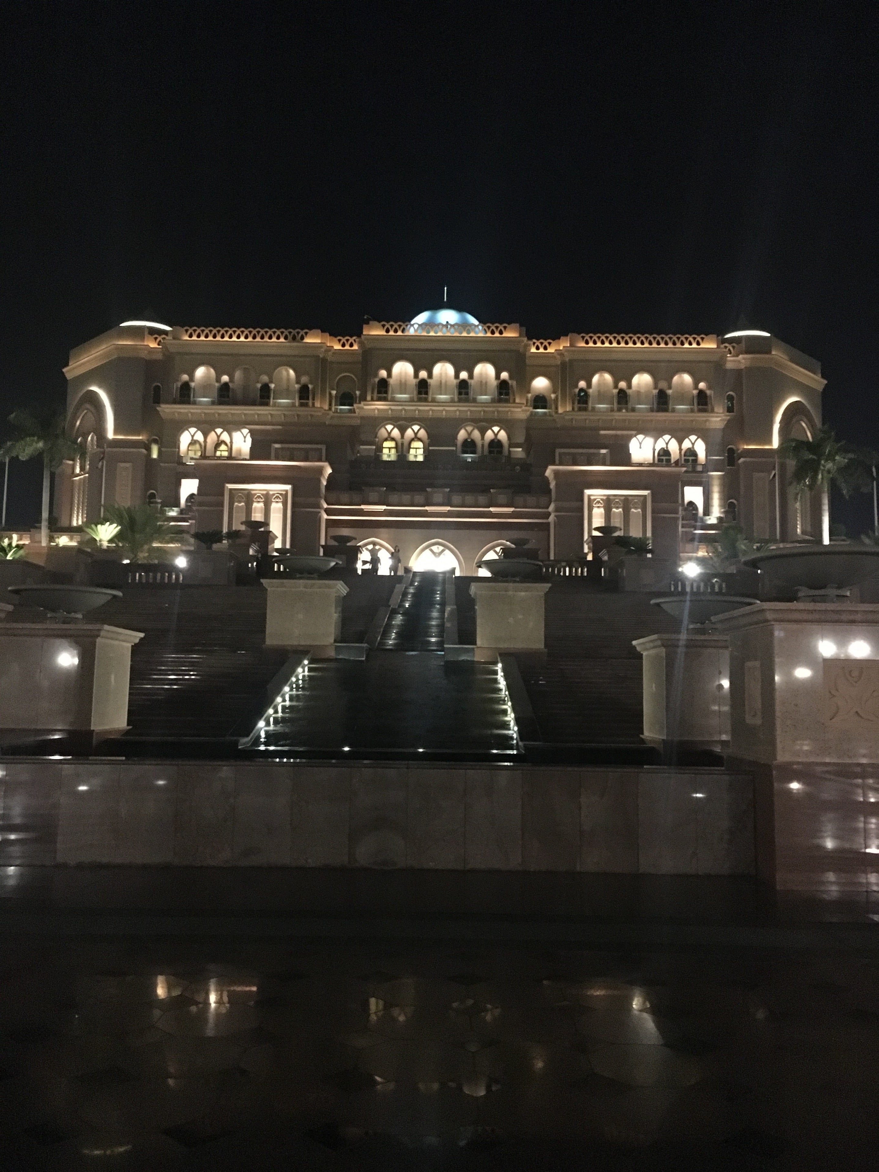 エミレーツパレスホテルEmirates Palace Hotel料金＆クチコミ比較