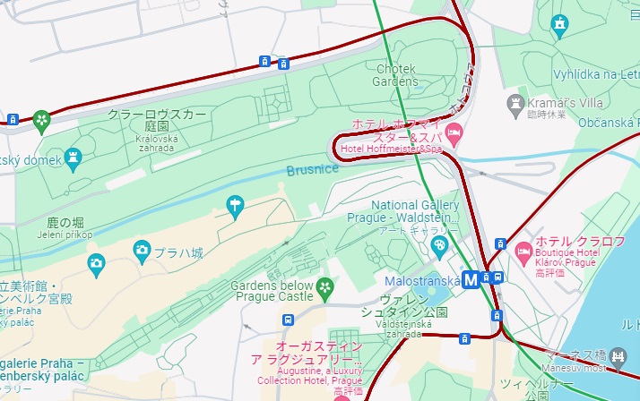 プラハ フラッチャニ広場の建築物 地図あり: Tea time