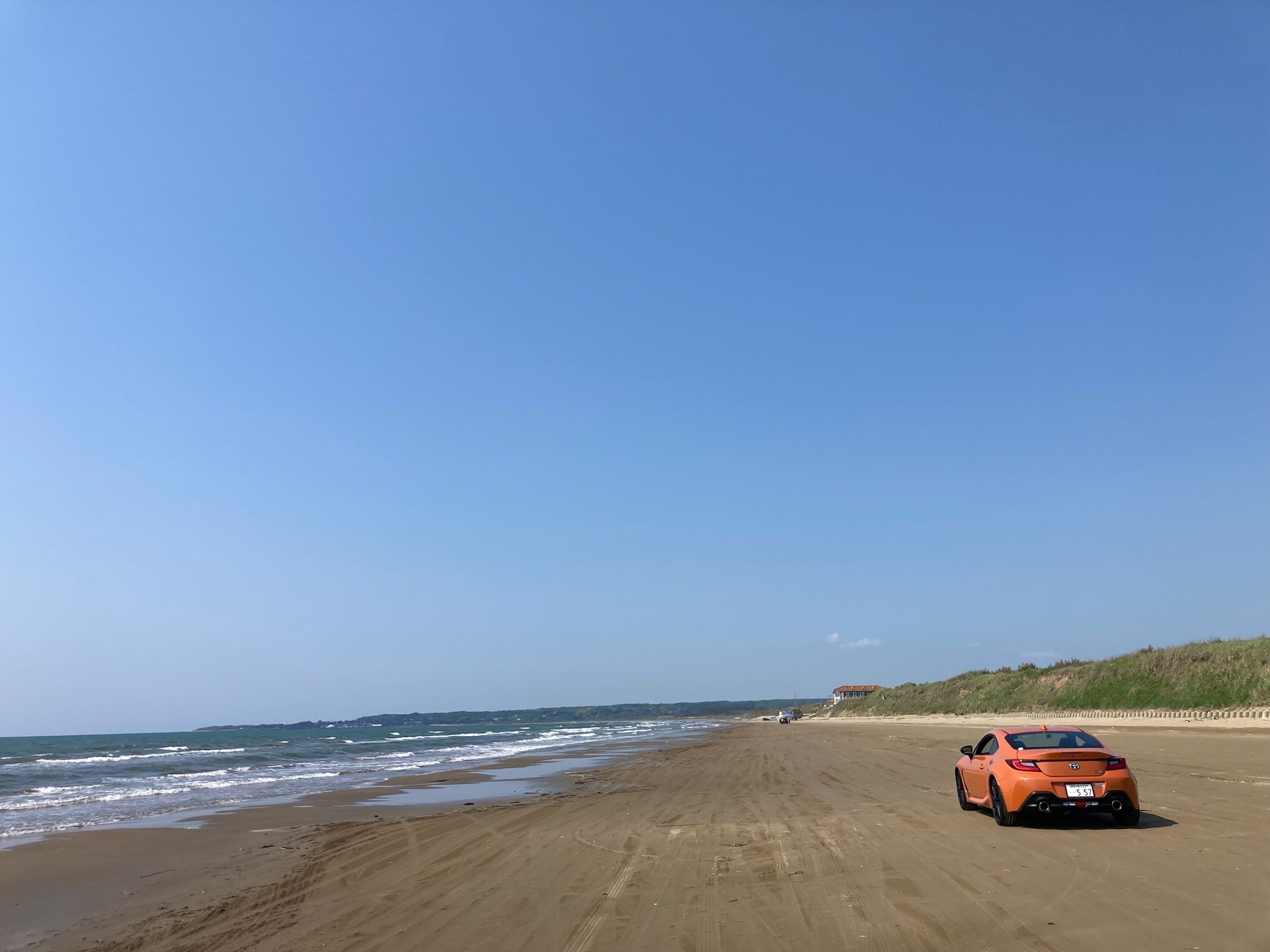 愛知トヨタ小牧村中店 GR86砂浜を走る 田中から道への感謝