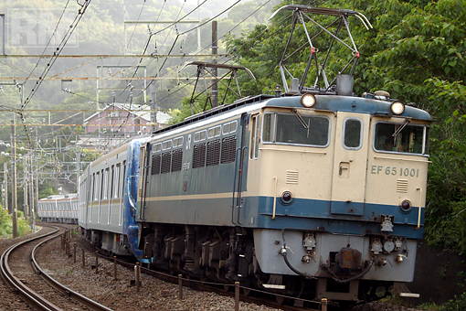 海と駅舎の絶景 レトロな根府川駅のフォトスポット完全ガイド