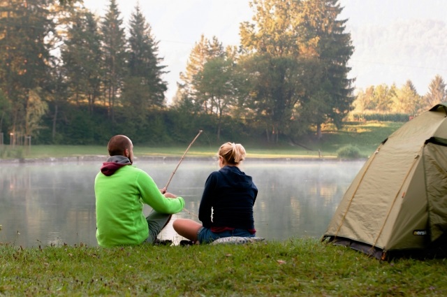 滋賀デート マキノ高原キャンプ場で楽しむアウトドア体験！琵琶湖の絶景と温泉を満喫 - 縁結び大学