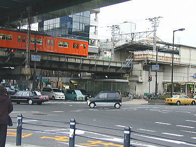 天満橋駅のトランクルームなら【収納ピット天満橋北詰店】