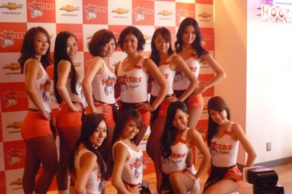 【HOOTERS】フーターズホワイトTシャツ　2XLサイズ　エロTギャルT