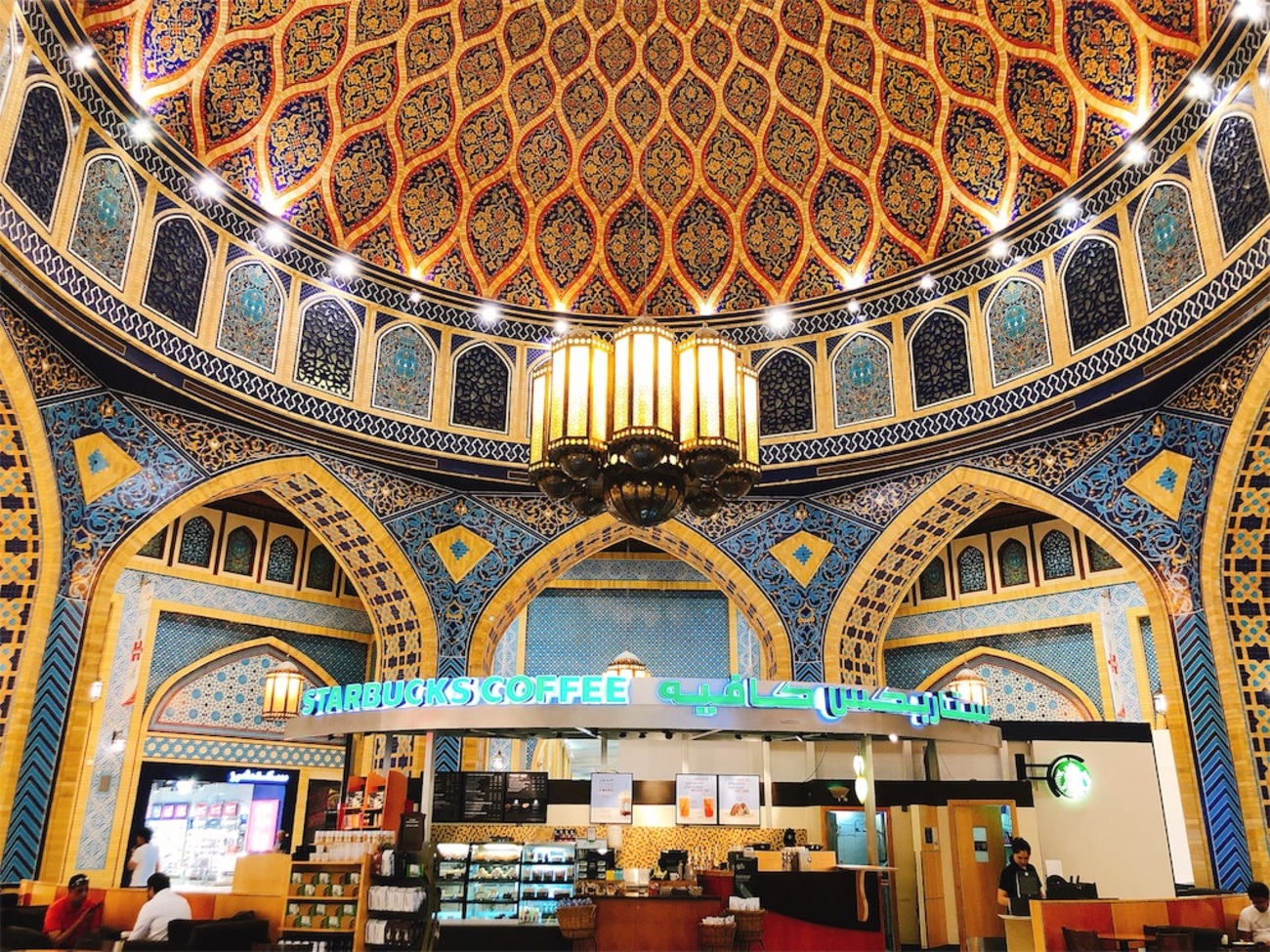 ドバイ旅行 世界一綺麗なスタバがイブンバトゥータモールにある！タビナゴの旅
