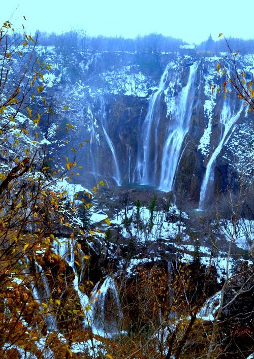 エメラルドグリーンに煌く湖 世界遺産プリトヴィッツェ湖群国立公園 プライベート1日観光オプショナルツアーの予約はJTB
