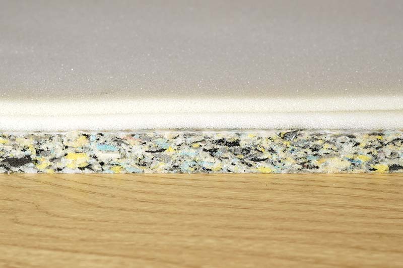 ウレタンチップ 自作した車中泊ベッドに最適なウレタンマット 高弾性ウレタンリッツキャンパ