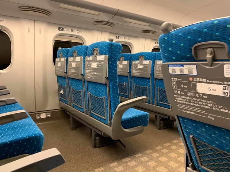 北陸・上越新幹線 E7系 の荷物置き場 グランクラス編-