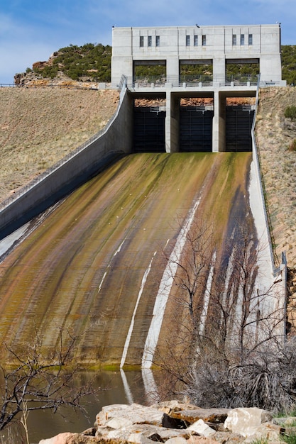 ワイオミング州の空の田舎道。の写真素材・画像素材 Image 81602443