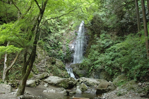 払沢の滝 - 東京都の絶景スポット