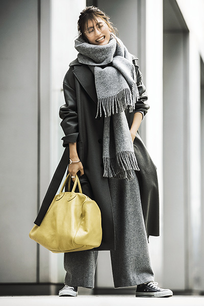 小旅行にぴったりのスニーカーコーデ♡遠出しやすい秋の服装をcheckTNQL-テンキュール-天気に合わせて最適なコーデを提案するサービス