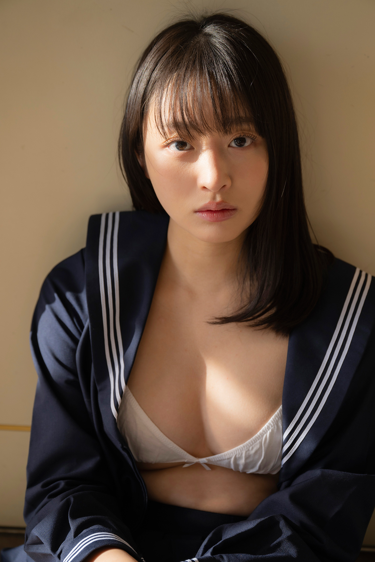 朝倉未来が目にして「元カレの気分になった」美月の1st写真集。「彼氏目線で楽しめる」とボスも絶賛した一冊ができるまで | smart Web