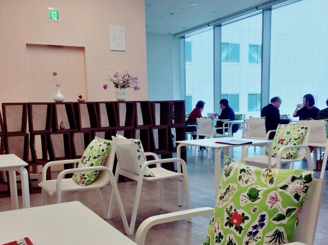 札幌本店 ラウンジ極楽体験記 - 毎日、六花亭でかまわない