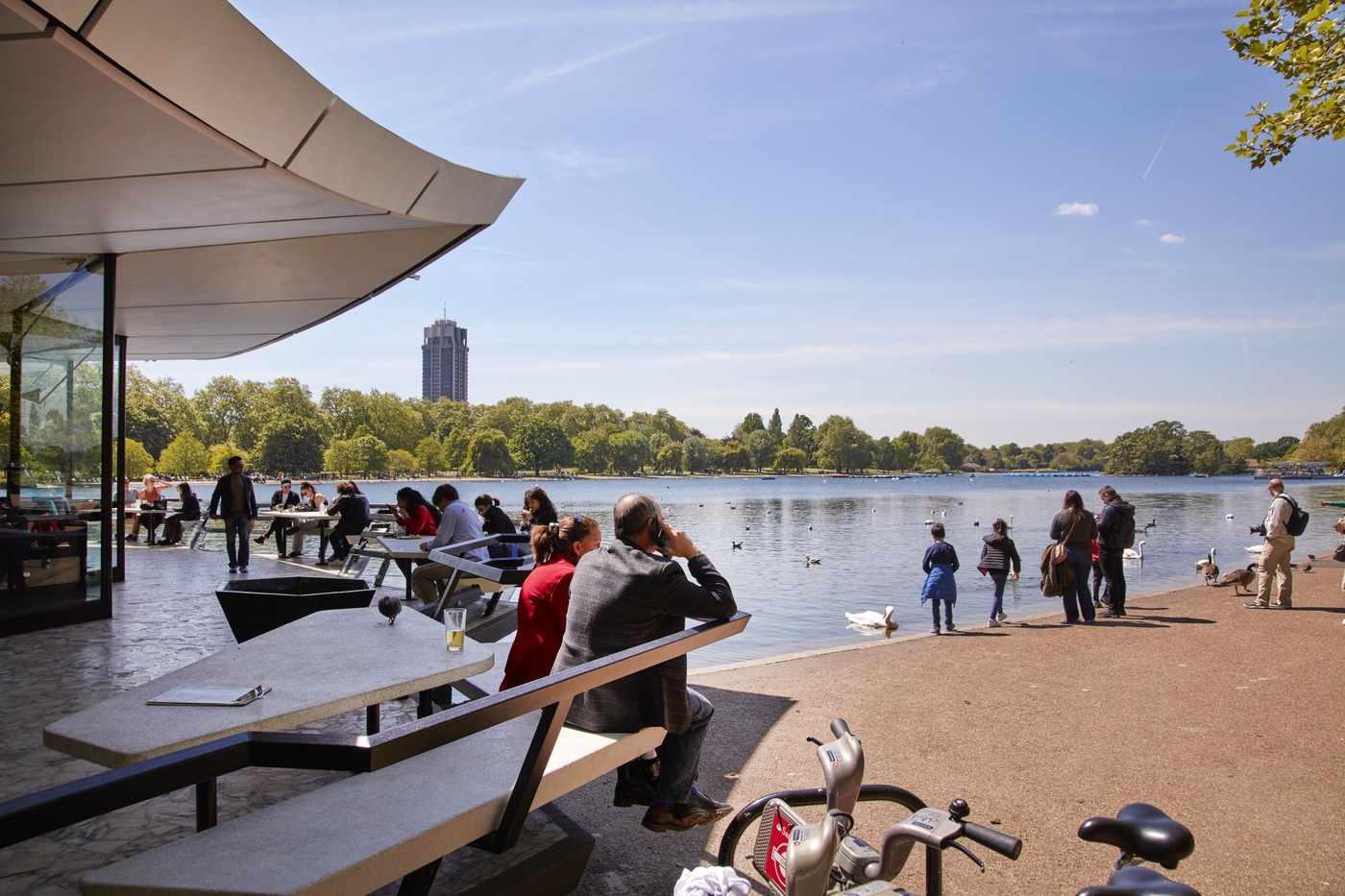ハイド・パーク内、リド・カフェ Café Lido de