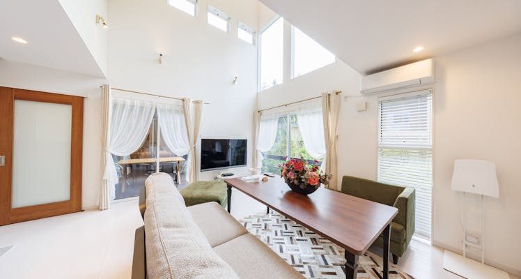 建築美にうっとり。幻想的な教会で唯一無二のウエディング石の教会 内村鑑三記念堂 取材記事元プランナーの取材レポ＆結婚式のHowTo記事