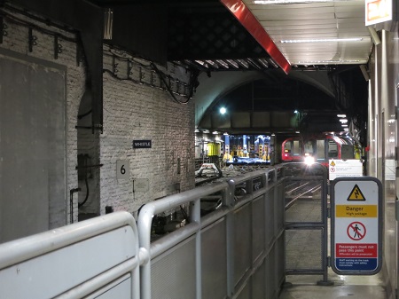 ロンドンウォータールー：チケット、地図、出発到着情報、ガイド、路線G2Rail