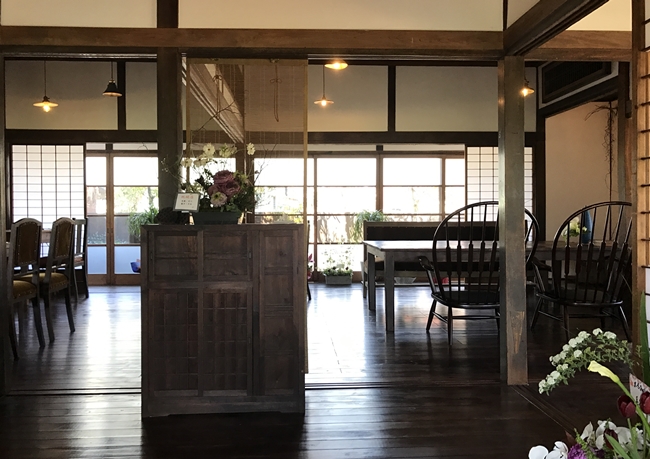 予約の取れない古民家レストラン ミチスガラさん @michisugara.mishima なんと予約を取ることができまして！👏🏻✨✨✨初めてお邪魔させていただきました 三島田町駅に程近い