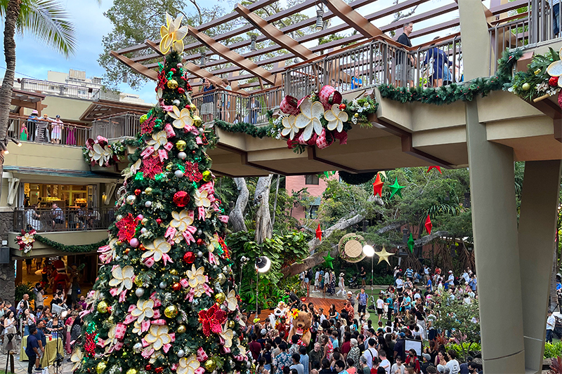 ハワイ ロイヤルハワイアンセンターのツリーの点灯式