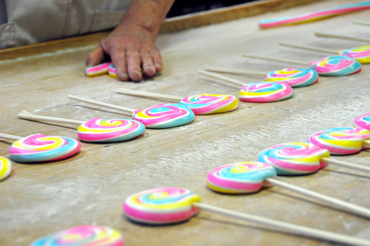 川越観光食べ歩きSnowManのラウールさんも食べた！子連れでも楽しめる菓子屋横丁＆駐車場など紹介お得大好き３児ママブログ