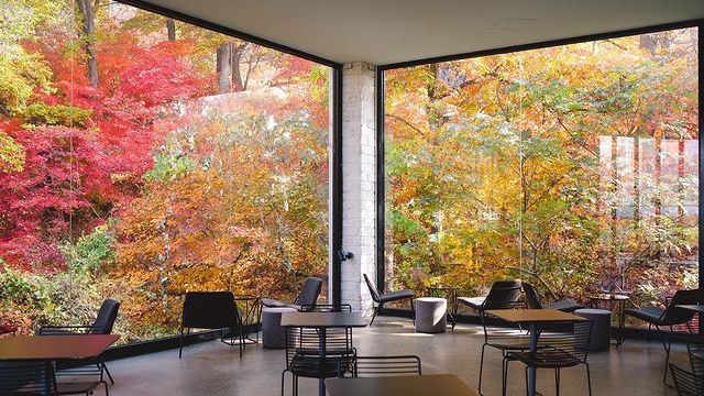 大きな窓が映え！韓国カフェなインテリアで暮らすコーディネーターのお家拝見GINGER