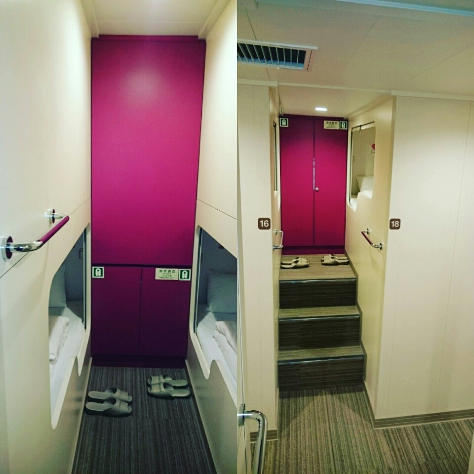 船内徹底解析 客室編〜コンフォート・ツーリスト〜今回は船内徹底解析をテーマに、ベッドタイプの相部屋客室、「コンフォート」「ツーリスト」をより深くご紹介していきます🙋‍♀️✨ベッドの近くにもっと荷物を置くスペースが欲しい ！そんなお客様の声にお応えして