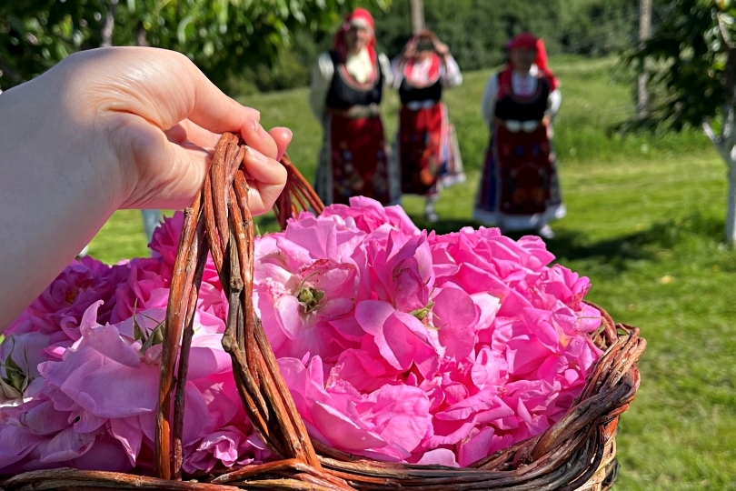 ユーラシア旅行社のブルガリアツアーでバラ祭りを体験: 海外旅行、海外ツアーのユーラシア旅行社 一生に一度は行きたい世界の絶景