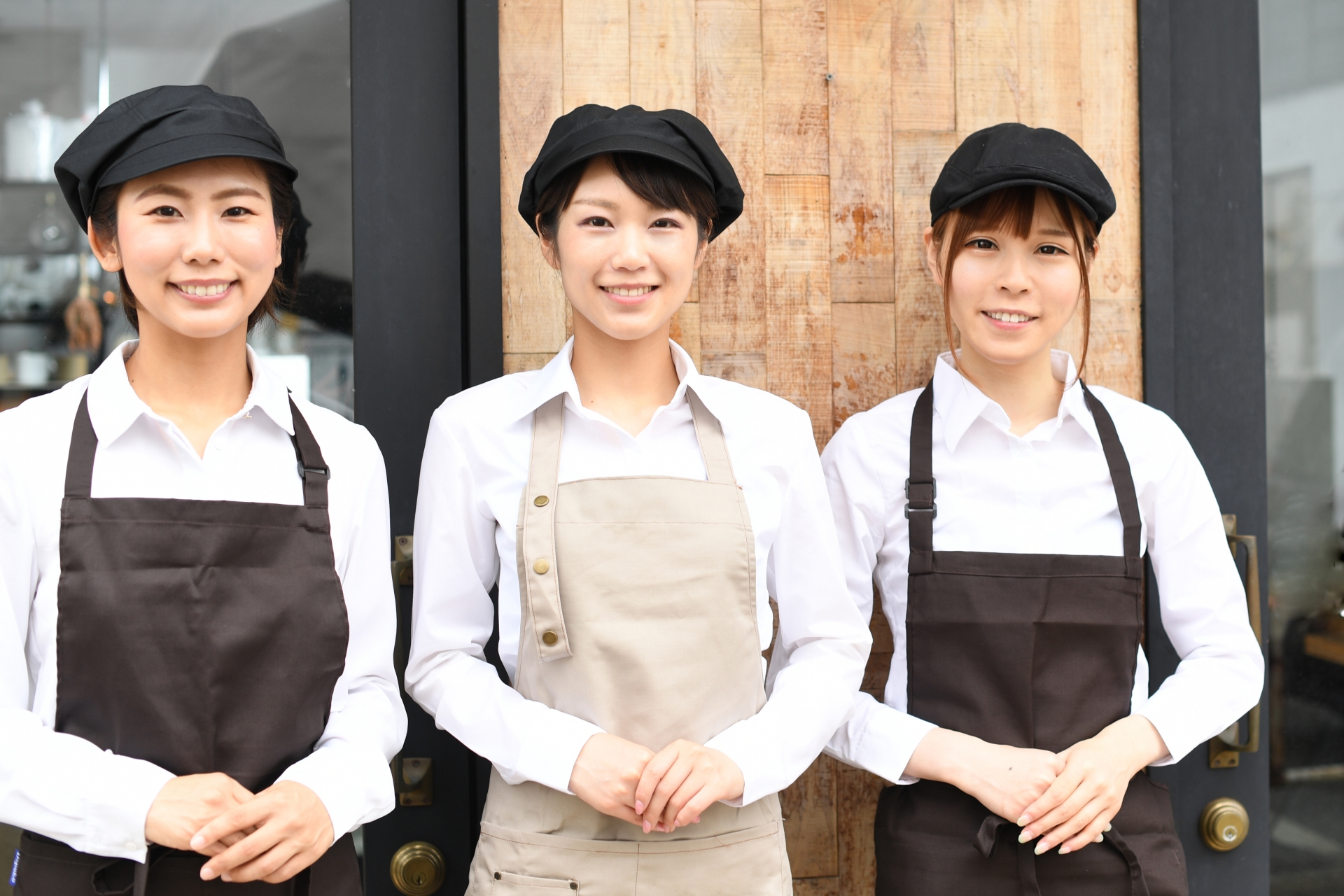 ぎょうざの満洲 上石神井南口店のアルバイト・パート求人情報 （練馬区・飲食店のホールスタッフ）