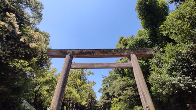 熱田神宮 名古屋市熱田区 ・簡単ガイド 猛暑の中、「熱」の意味を考えてみる- ものづくりとことだまの国