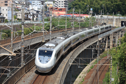東海道本線 5087レ 山科北花山俯瞰 <HTML>
