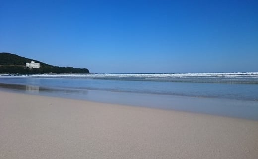 高知「大岐海岸」で夏満喫！遠浅の絶景ロングビーチ！オリコンニュース ORICON NEWS