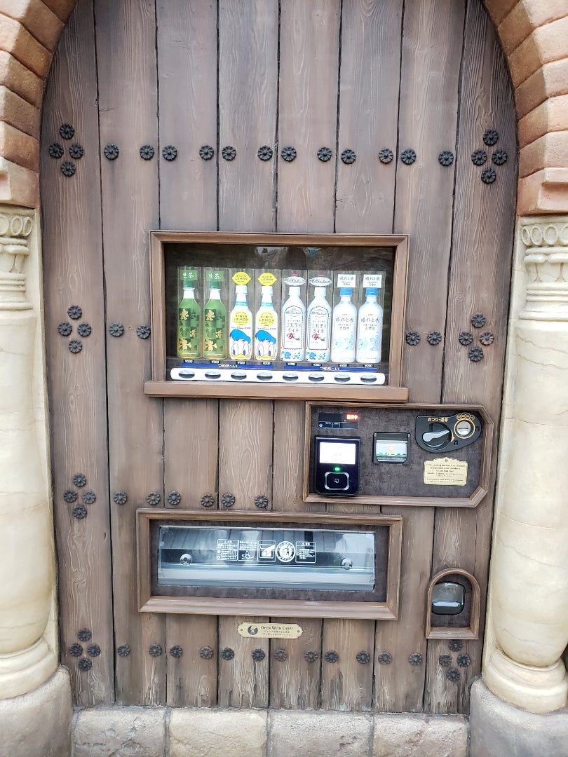 自動販売機マップ ディズニーランド、ディズニーシー ペットボトル飲み物いくら？値段と場所KYONMAP